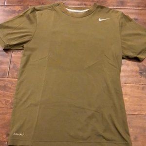 نشيط السعر عناق army green nike shirt 